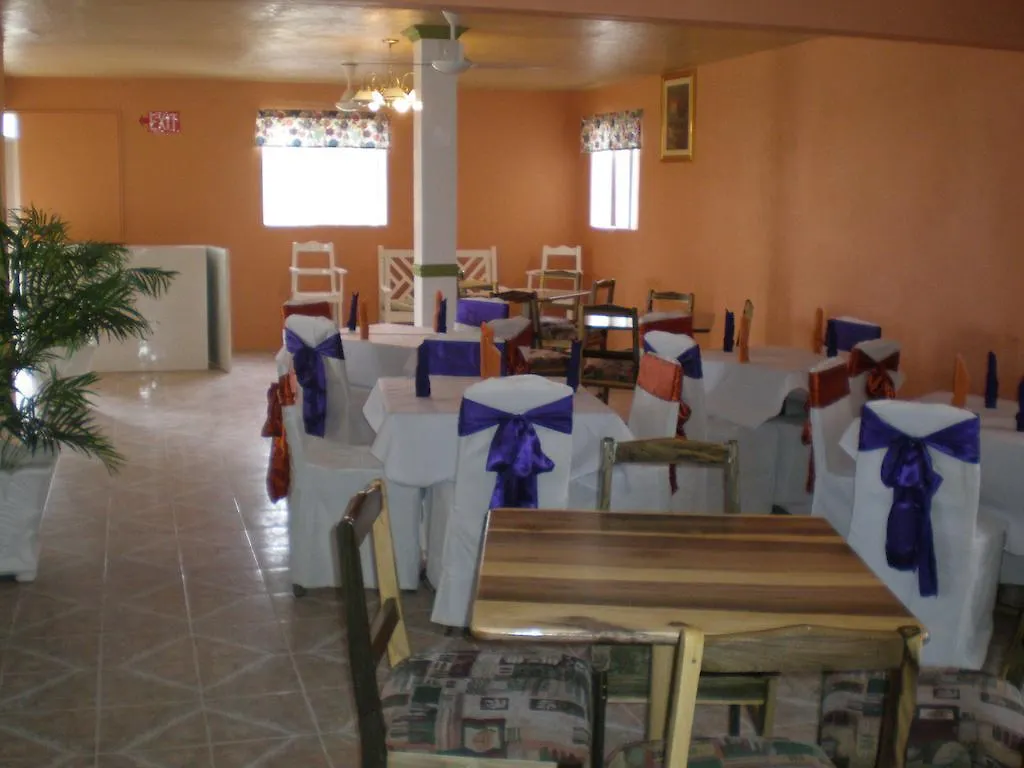 Norman'S Court Resort & Sky Restaurant Club Montego Bay 0*,  Jamaica