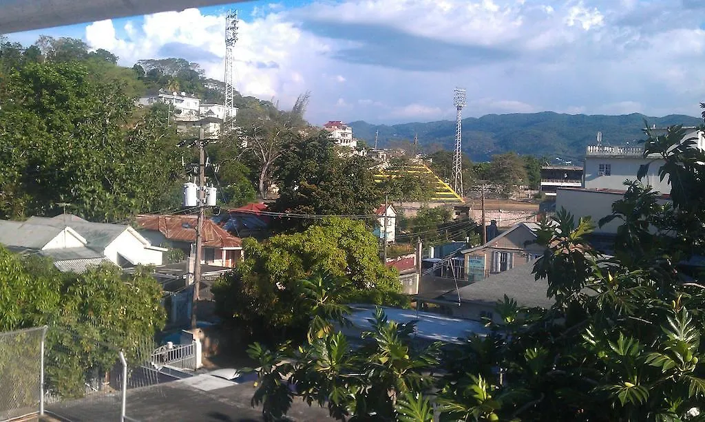 Norman'S Court Resort & Sky Restaurant Club Montego Bay