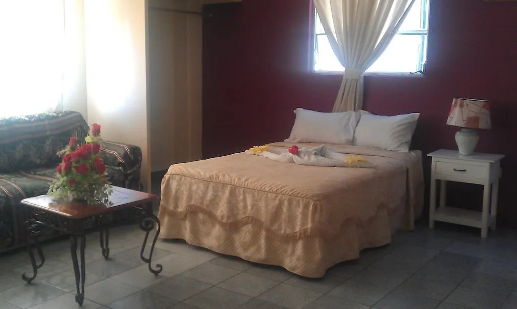 Norman'S Court Resort & Sky Restaurant Club Montego Bay Hotel