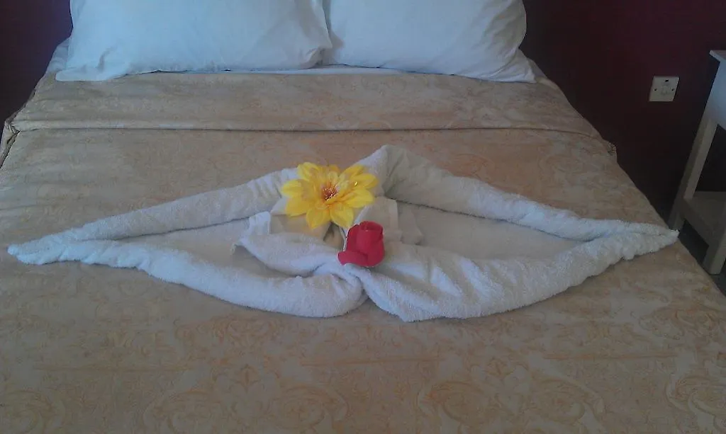 Hotel Norman'S Court Resort & Sky Restaurant Club Montego Bay Jamaica