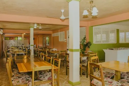Norman\'S Court Resort & Sky Restaurant Club location