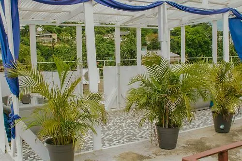 Norman'S Court Resort & Sky Restaurant Club Montego Bay 0*,